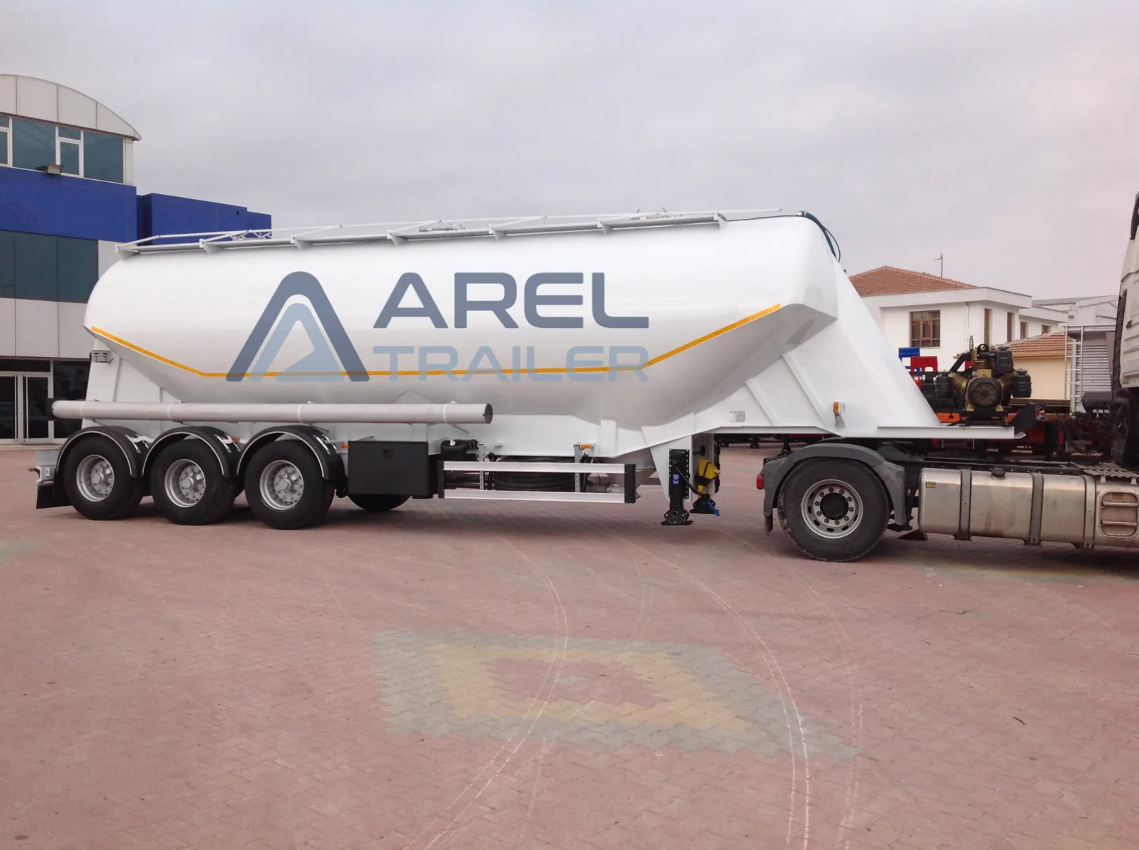 W TYPE BULK CEMENT SEMI TRAILER