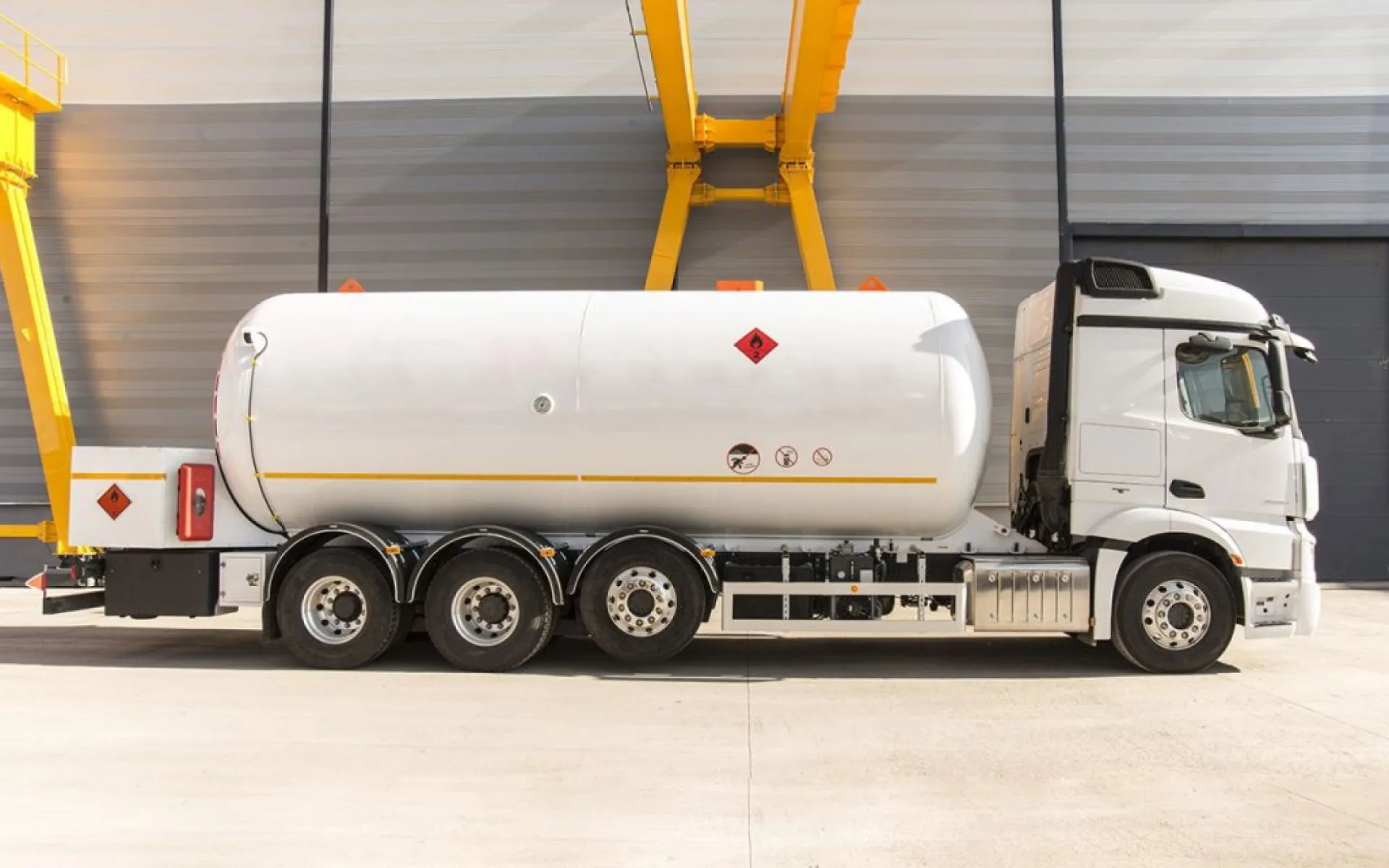 LPG BOBTAIL TANKER