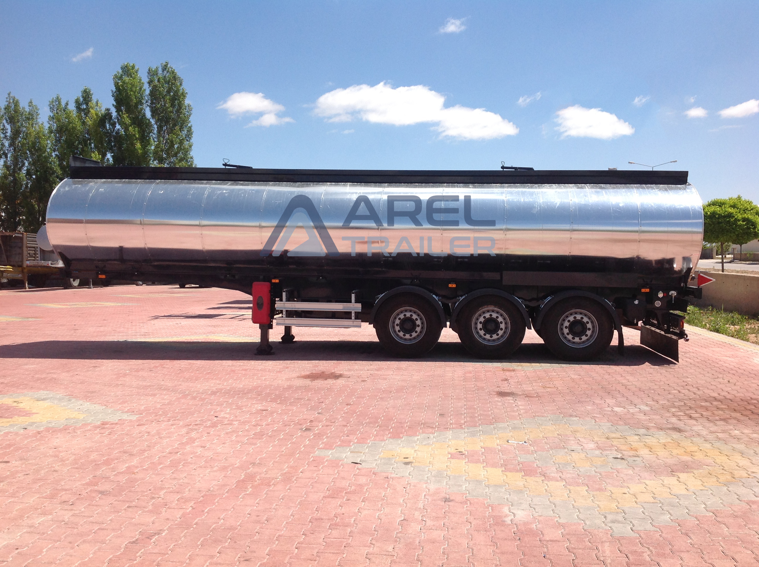 BITUMEN  ASPHALT TANKER SEMI TRAILER WITH HEATING SYSTEM